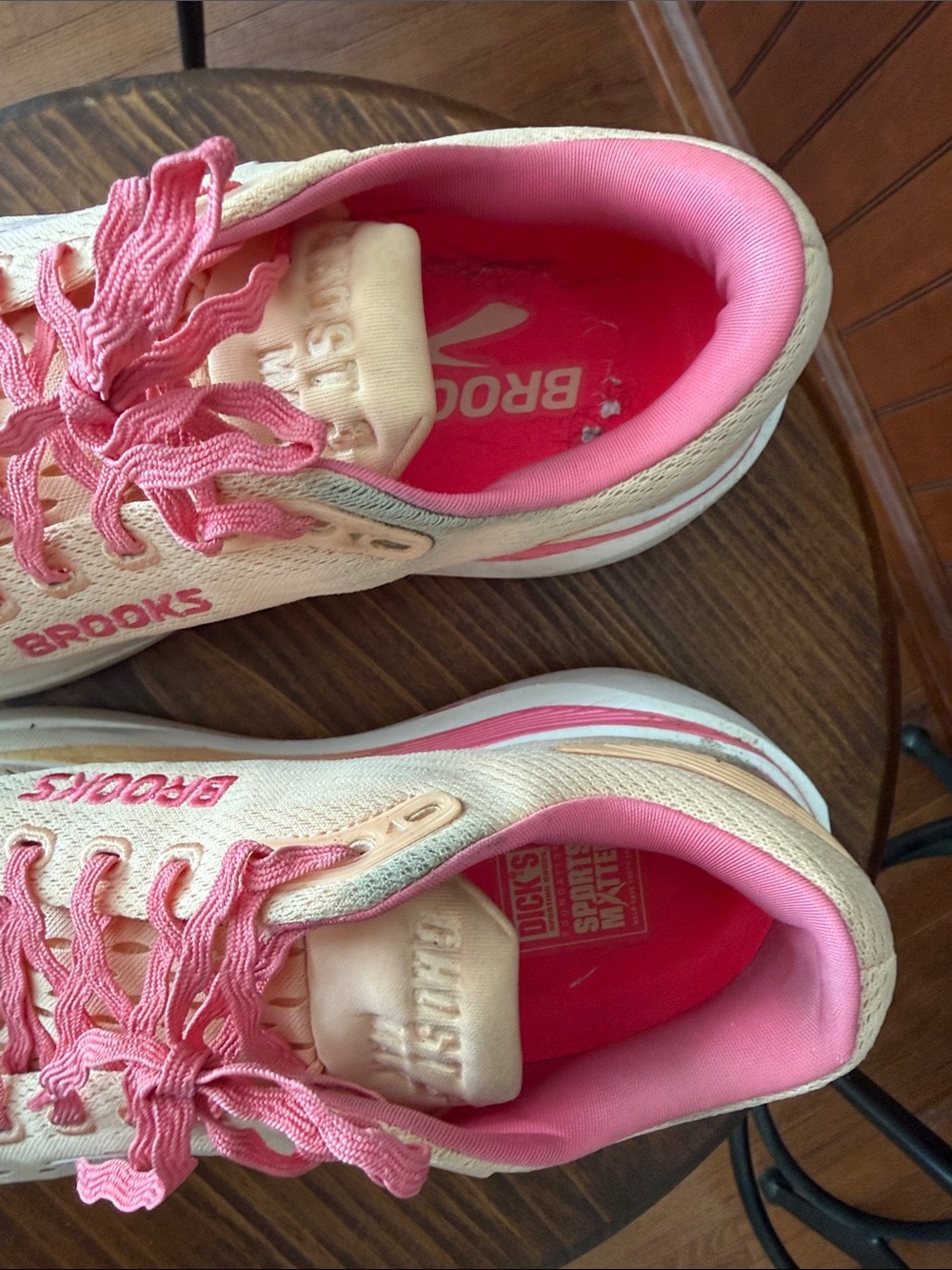 Brooks 🏃‍♀️ Ghost Max 3 size 9 in coral great condition *ran 40 easy miles in* - Picture 4 of 10